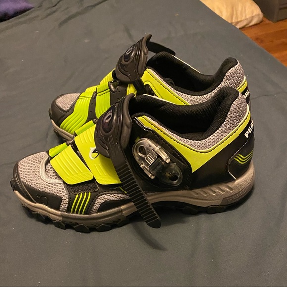 Pearl Izumi Cycling Shoes - Picture 2 of 5